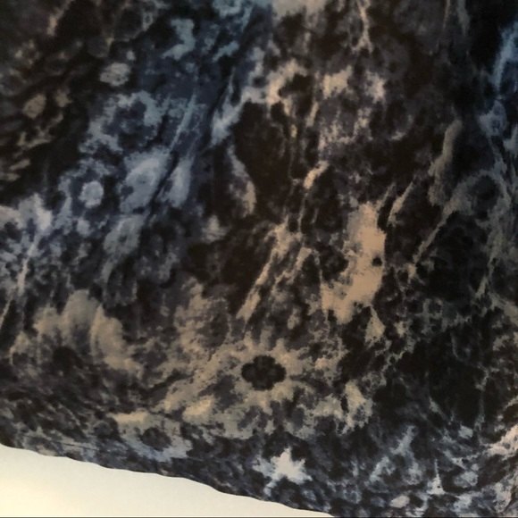 Abercrombie Blue Floral Flowy Shorts Size XS - Picture 9 of 9